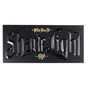 ‼️KAT VON D SHADE AND LIGHT EYE PALETTE ‼️